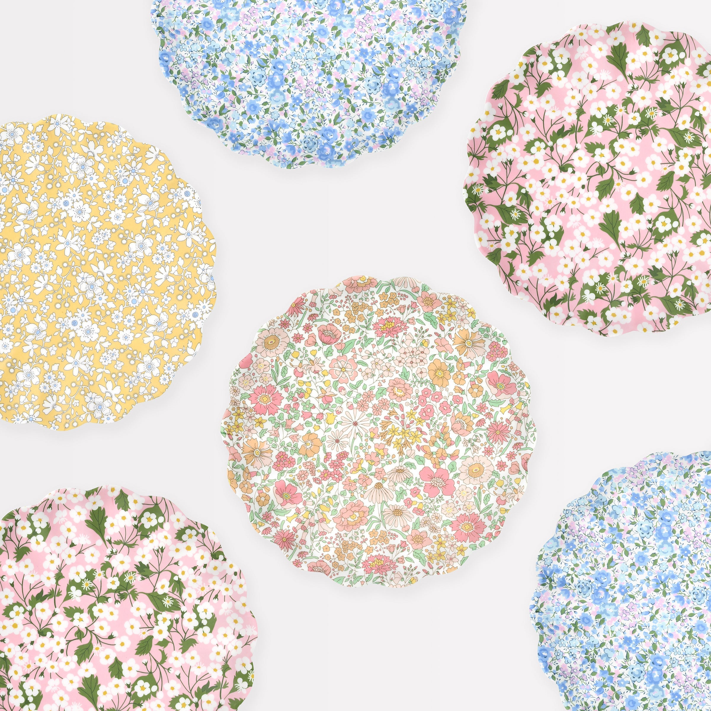 Scalloped Floral Melamine Party Decorative Plates, Set of 4 - Image 6