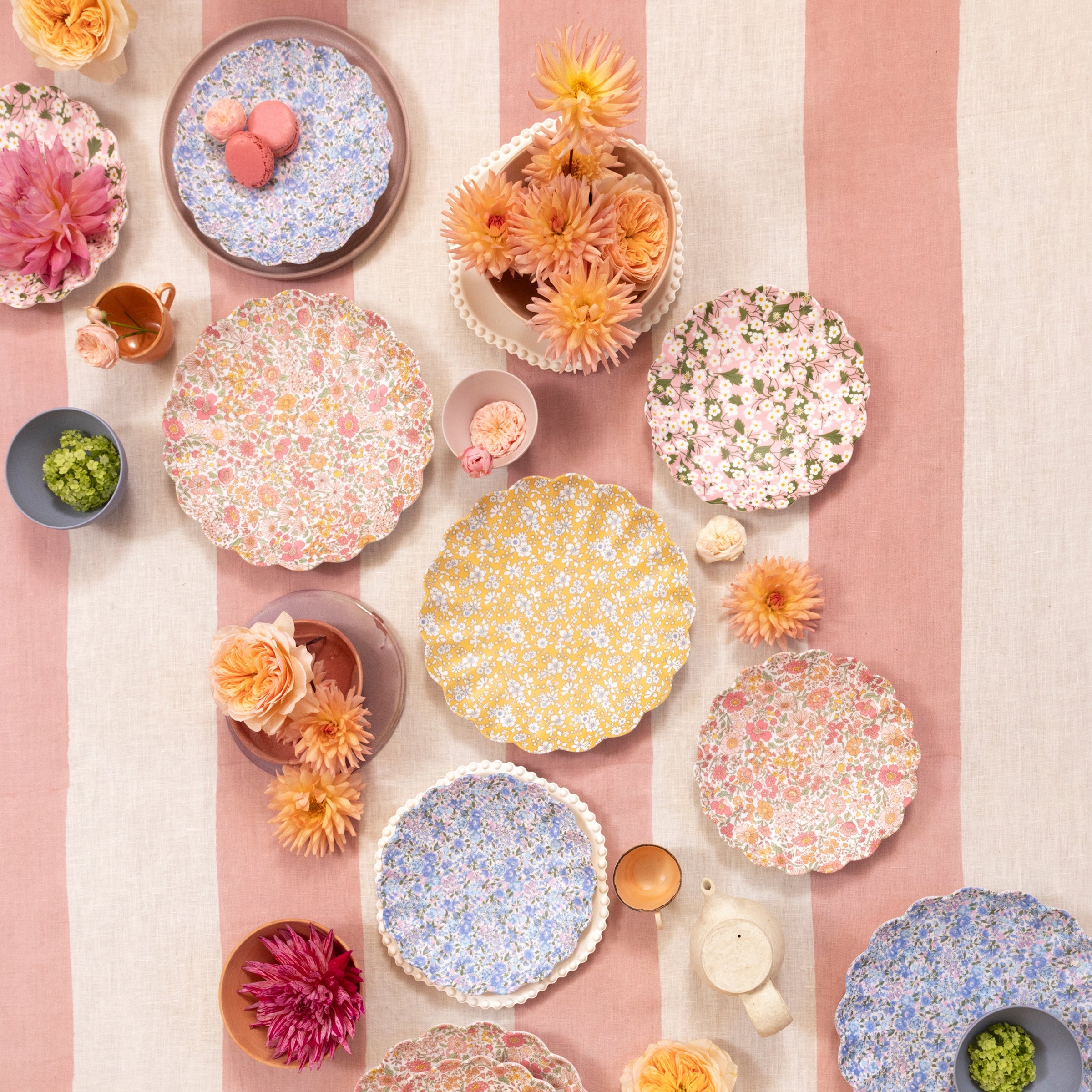 Scalloped Floral Melamine Party Decorative Plates, Set of 4 - Image 7